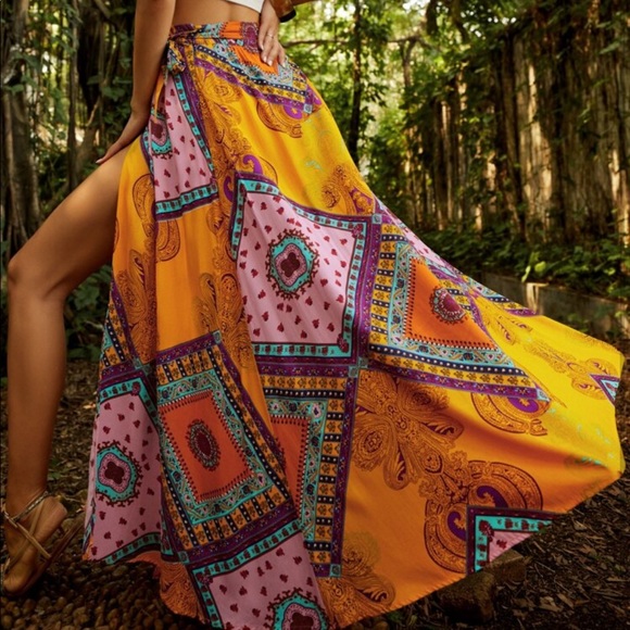 Boho Festival Floral Scarf Print Slit Maxi Skirt and Crop Top Blouse - Picture 5 of 8